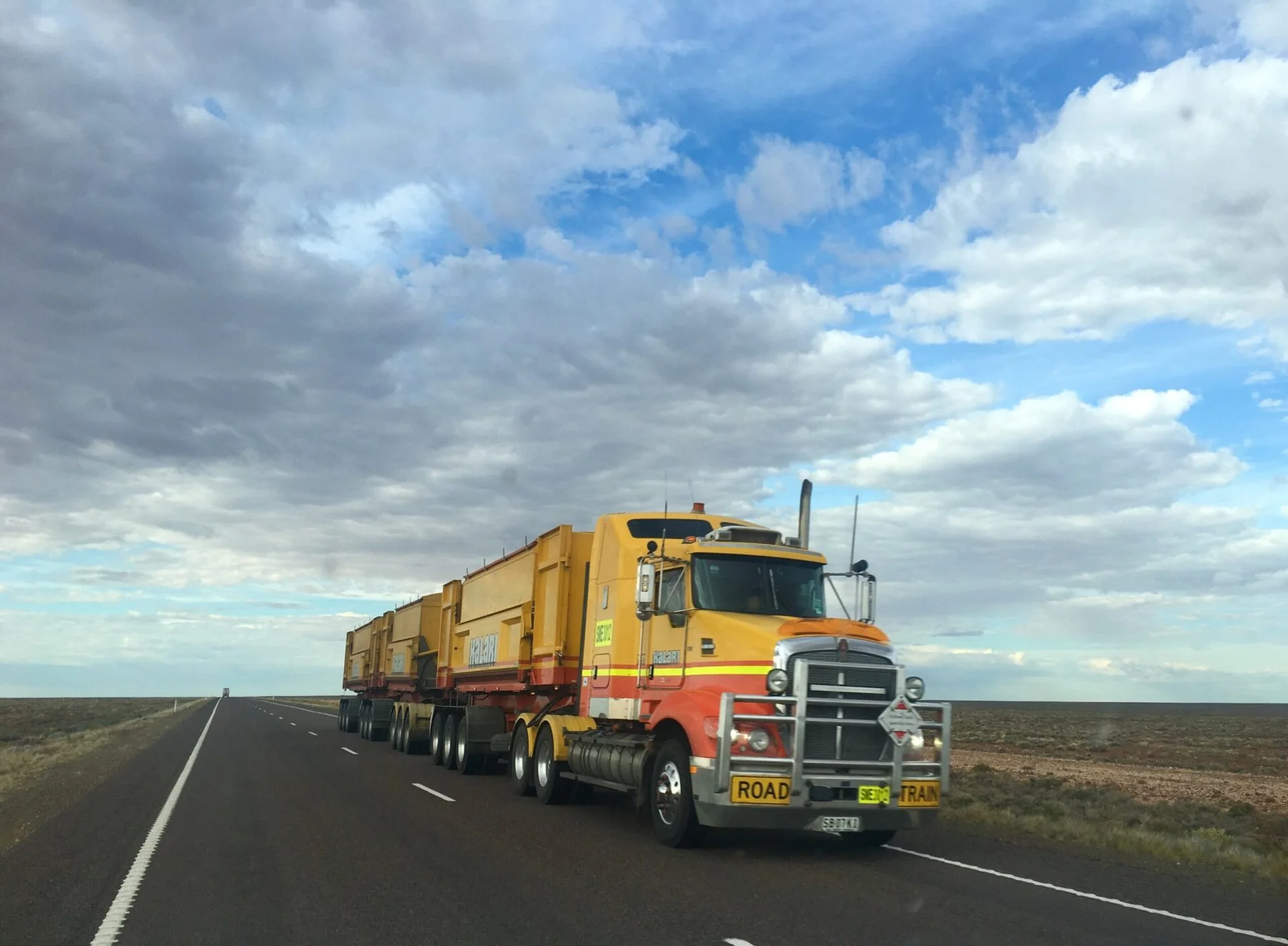 How a third-party logistics company can create a robust customer self-service portal